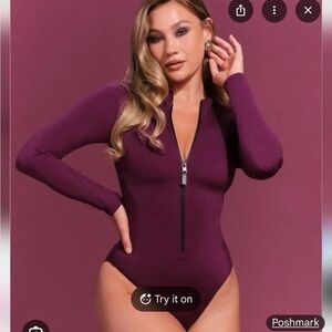 Ta3 Women's plum Long Sleeve swimsuit - size Large Long